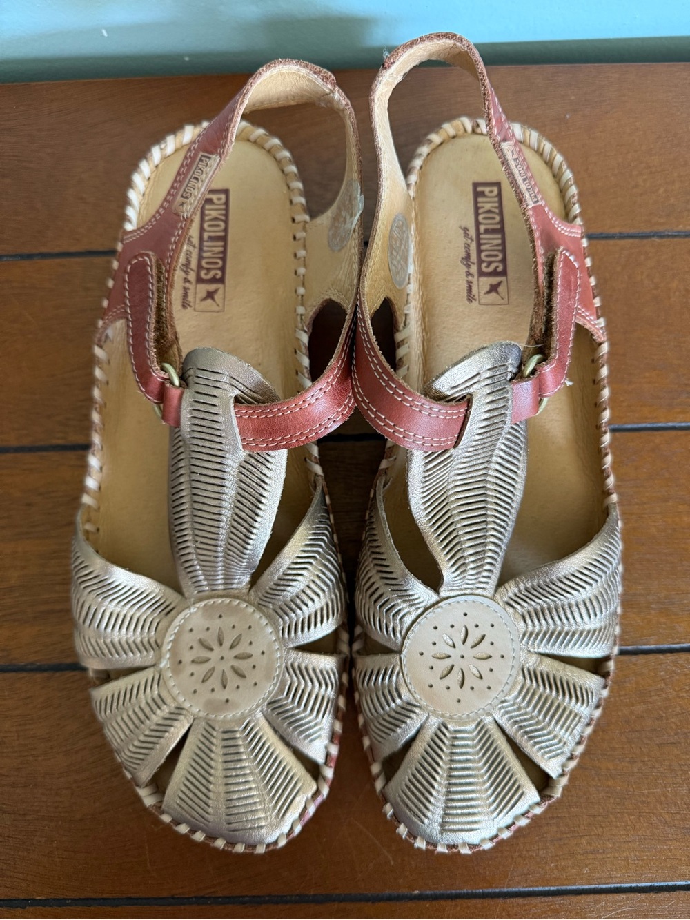 Pikolinos Women’s Champagne Gold Puerto Vallarta Leather Sandals Size 40/9-9.5